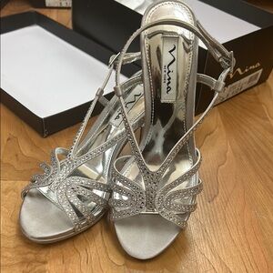 Nina Women's Silver Strappy Heels size 5 and 5.5